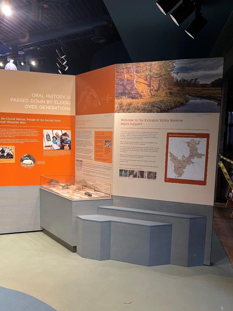 Exhibit case view — Arlington Heights, IL — Stevens Exhibits and Displays Inc