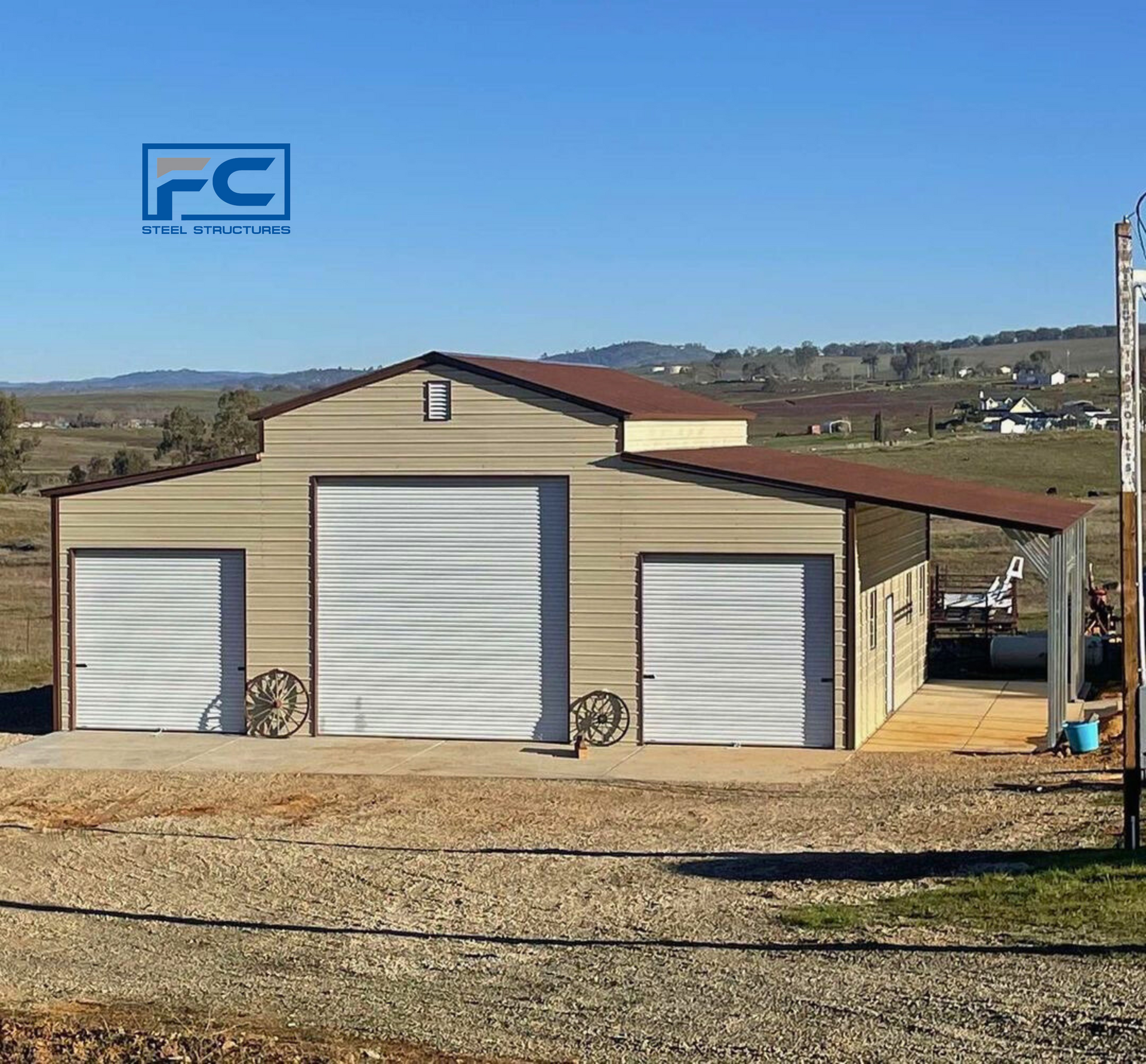 A building with a sign that says fc on it