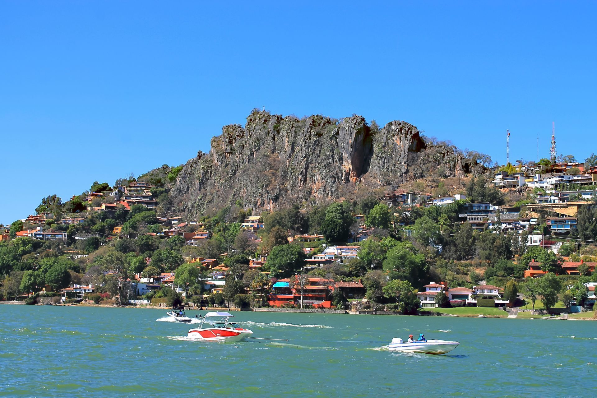paseo en velero en valle de bravo