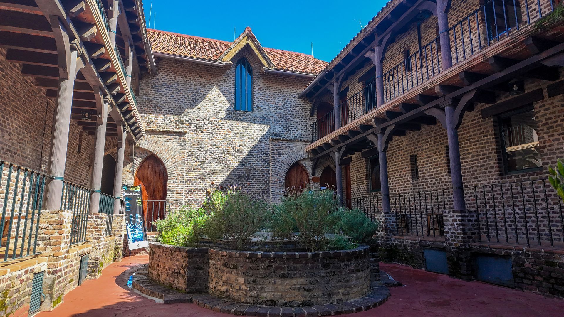 Arquitectura medieval en valle de bravo