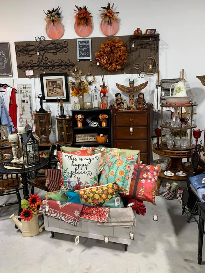 Home Decorations — Lowell, IN — Vintage Thrift