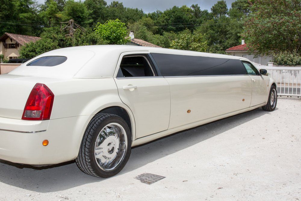 White Limousine β Transport in Argenton, NSW