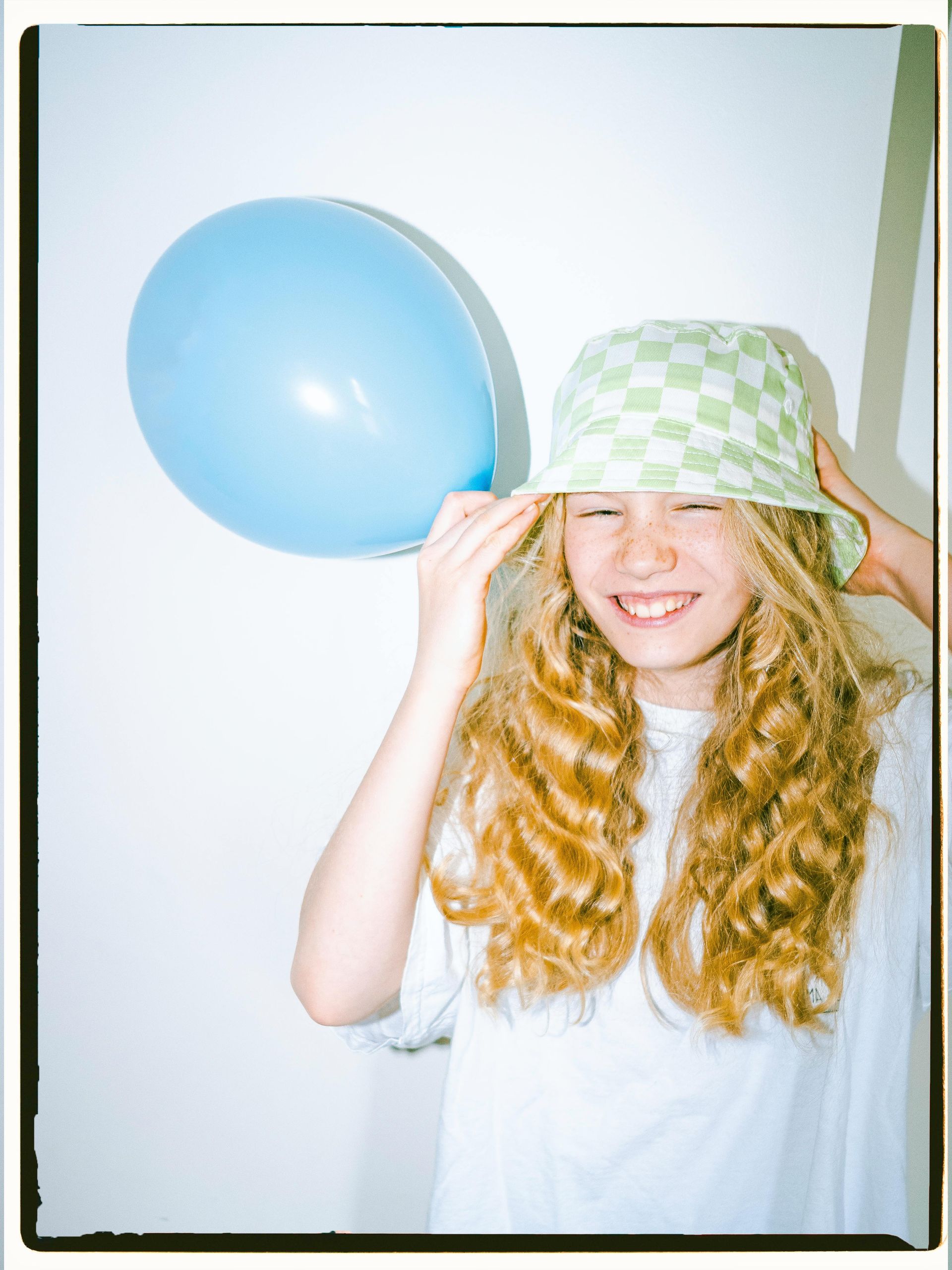 Une fille a une fete