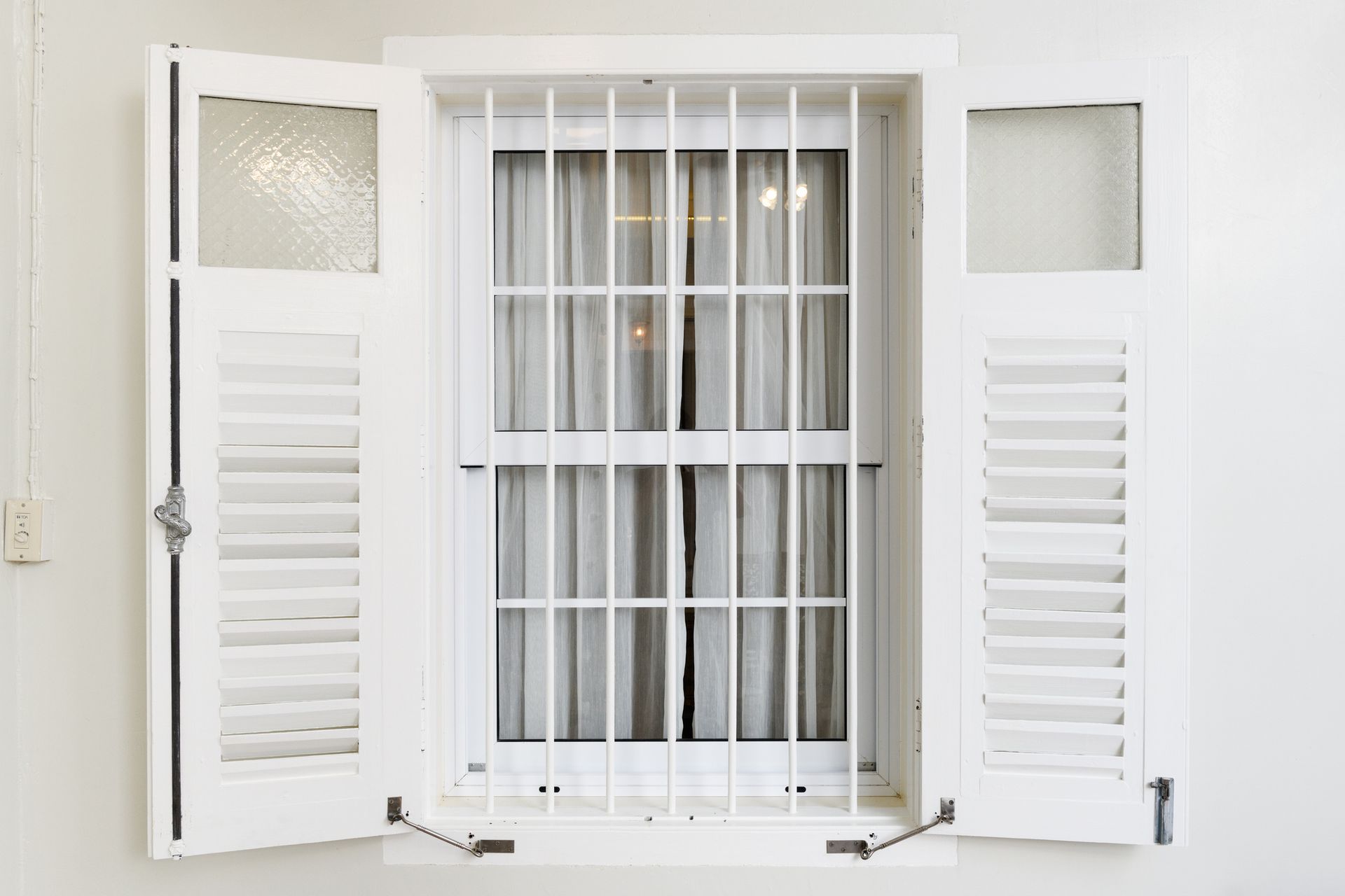 persiana nera con apertura a soffietto