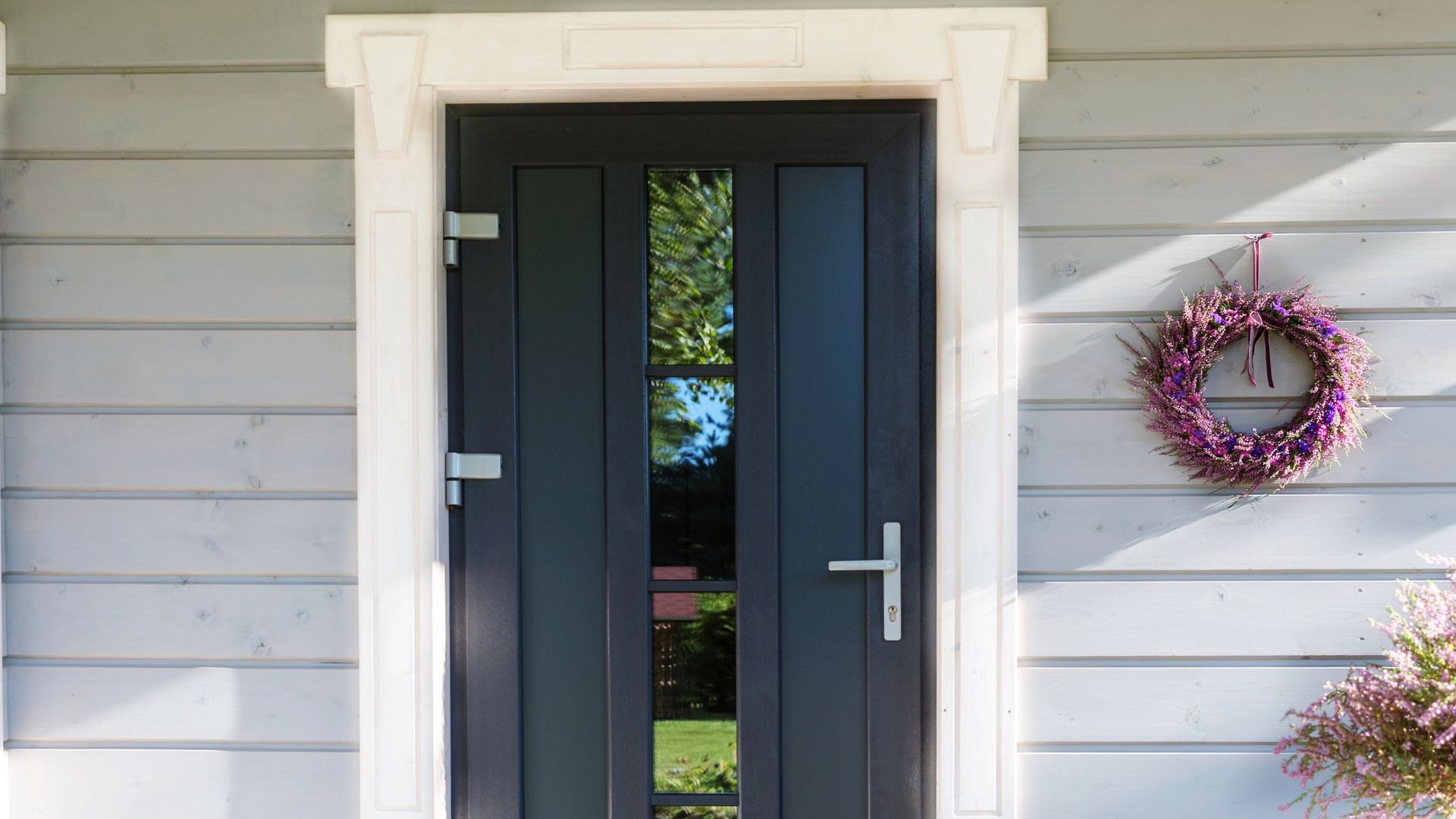 Are you in the market for a new door? Then you may be wondering whether to go for composite or uPVC.