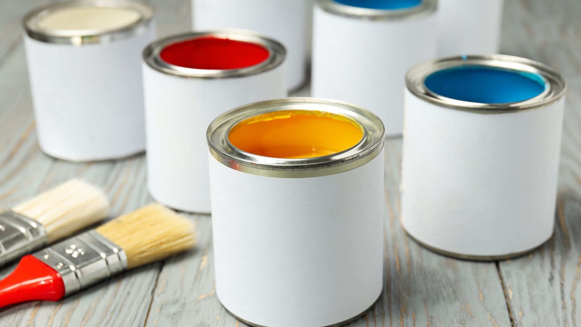 Are your aluminium windows in need of a lick of paint? There are a few things to keep in mind 