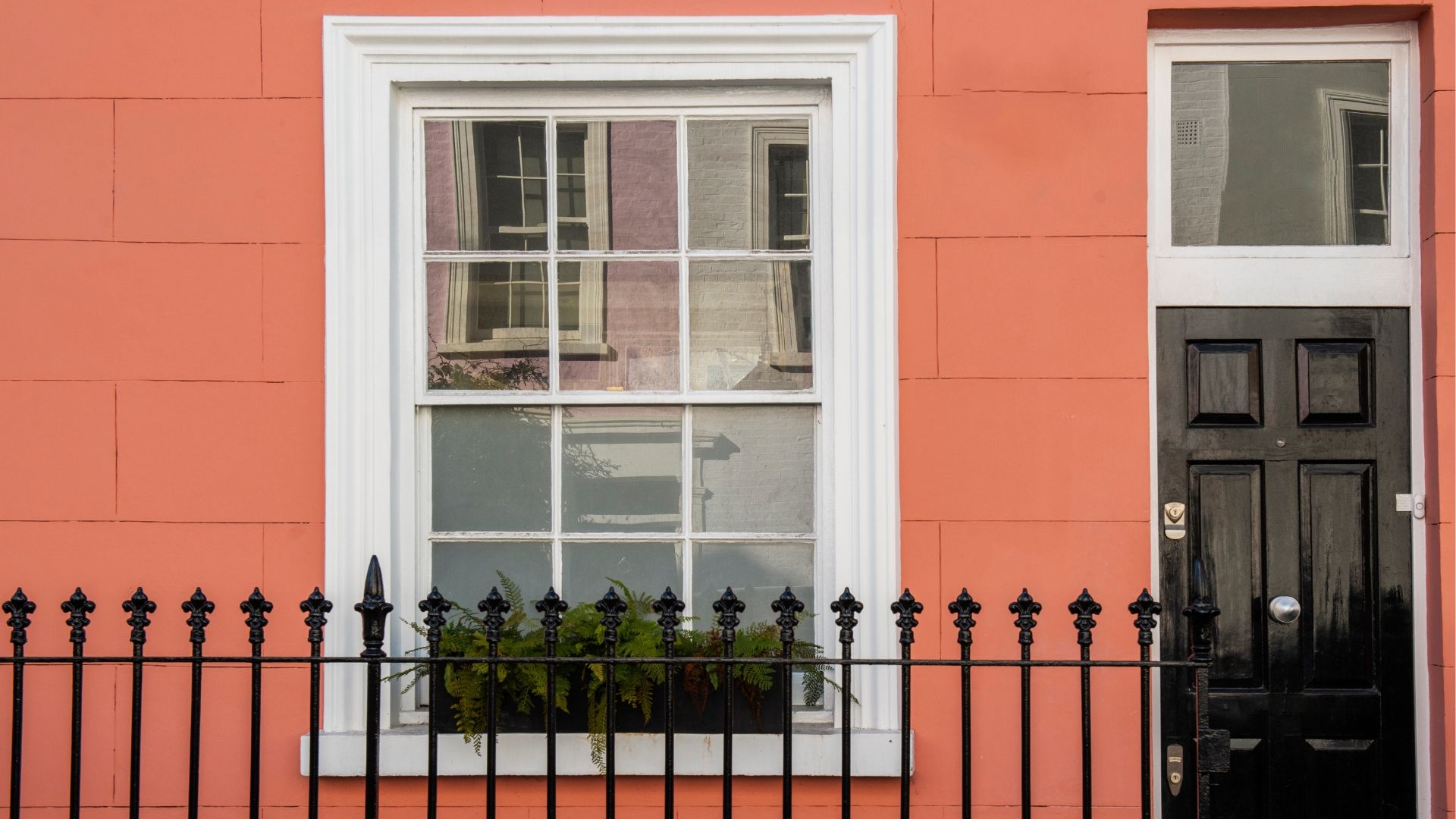 Sash windows and casement windows can make a big difference to any home. But what are the benefits