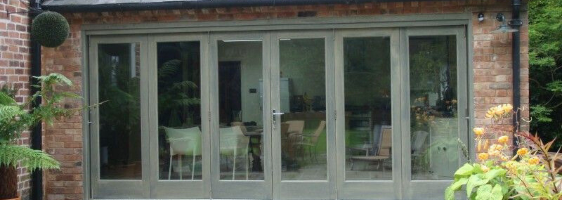 Picture of coloured bifold doors Picture of coloured bifold doors