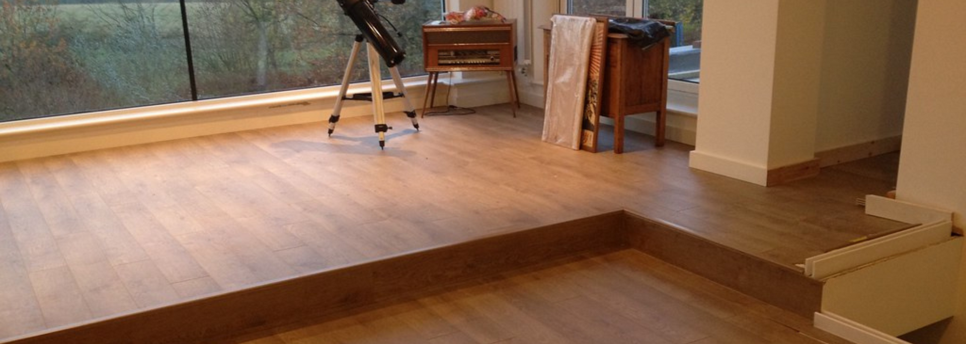 Picture of laminate flooring.