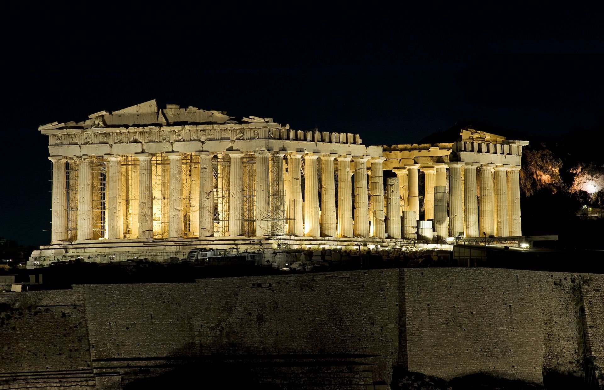 parthenon på natten