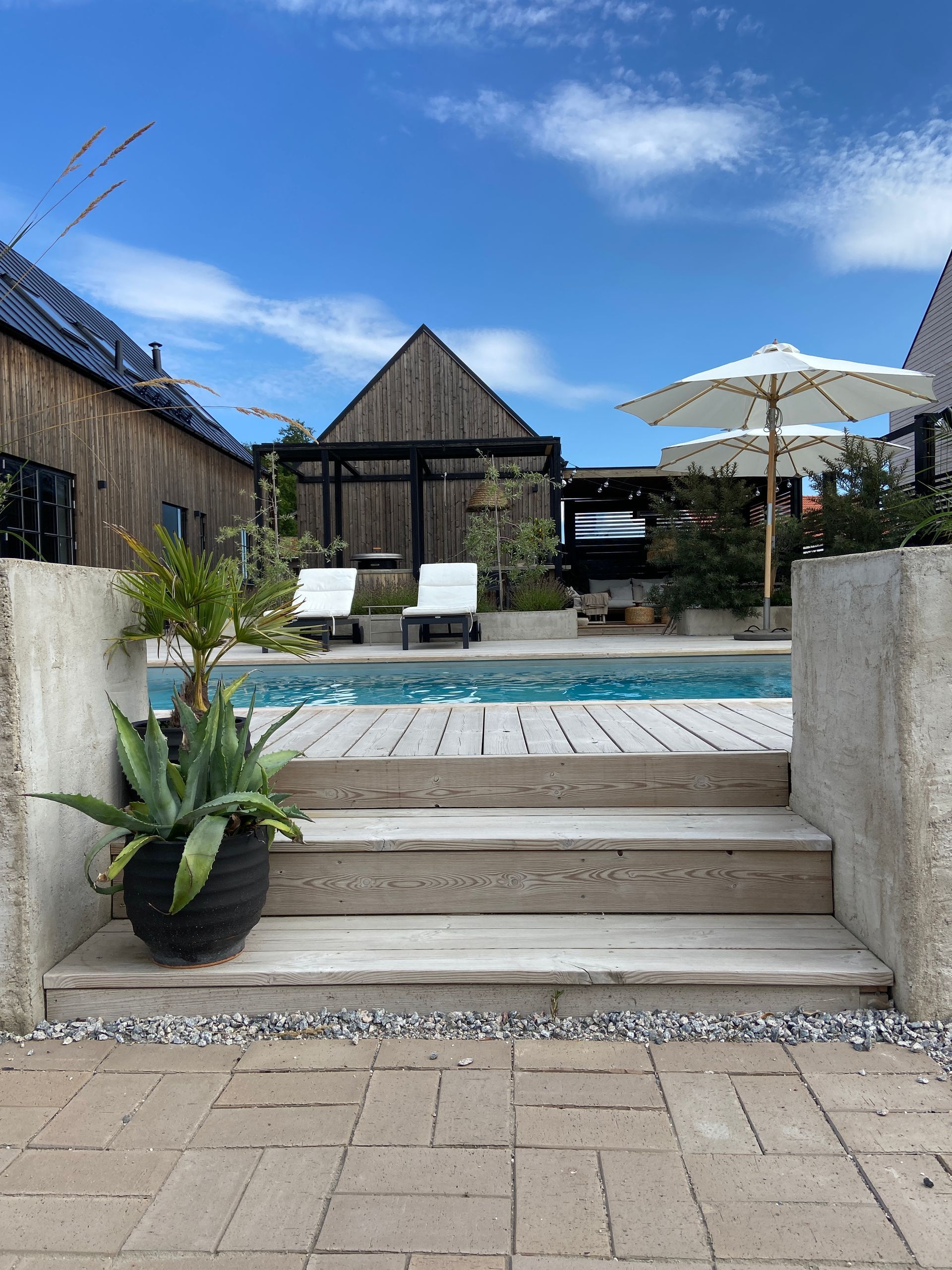 poolmiljö designad av Pelargonien