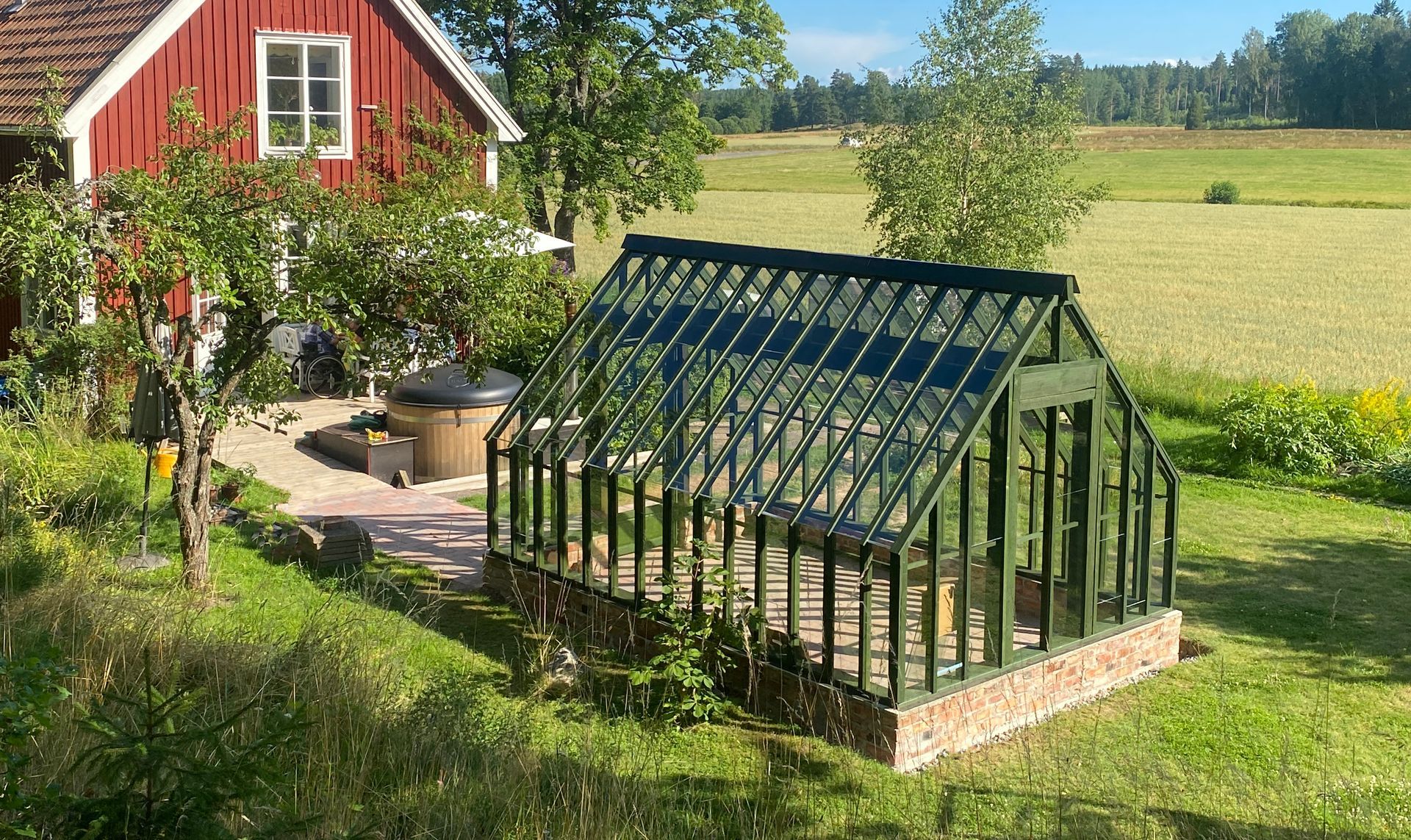 växthus med grund i tegel