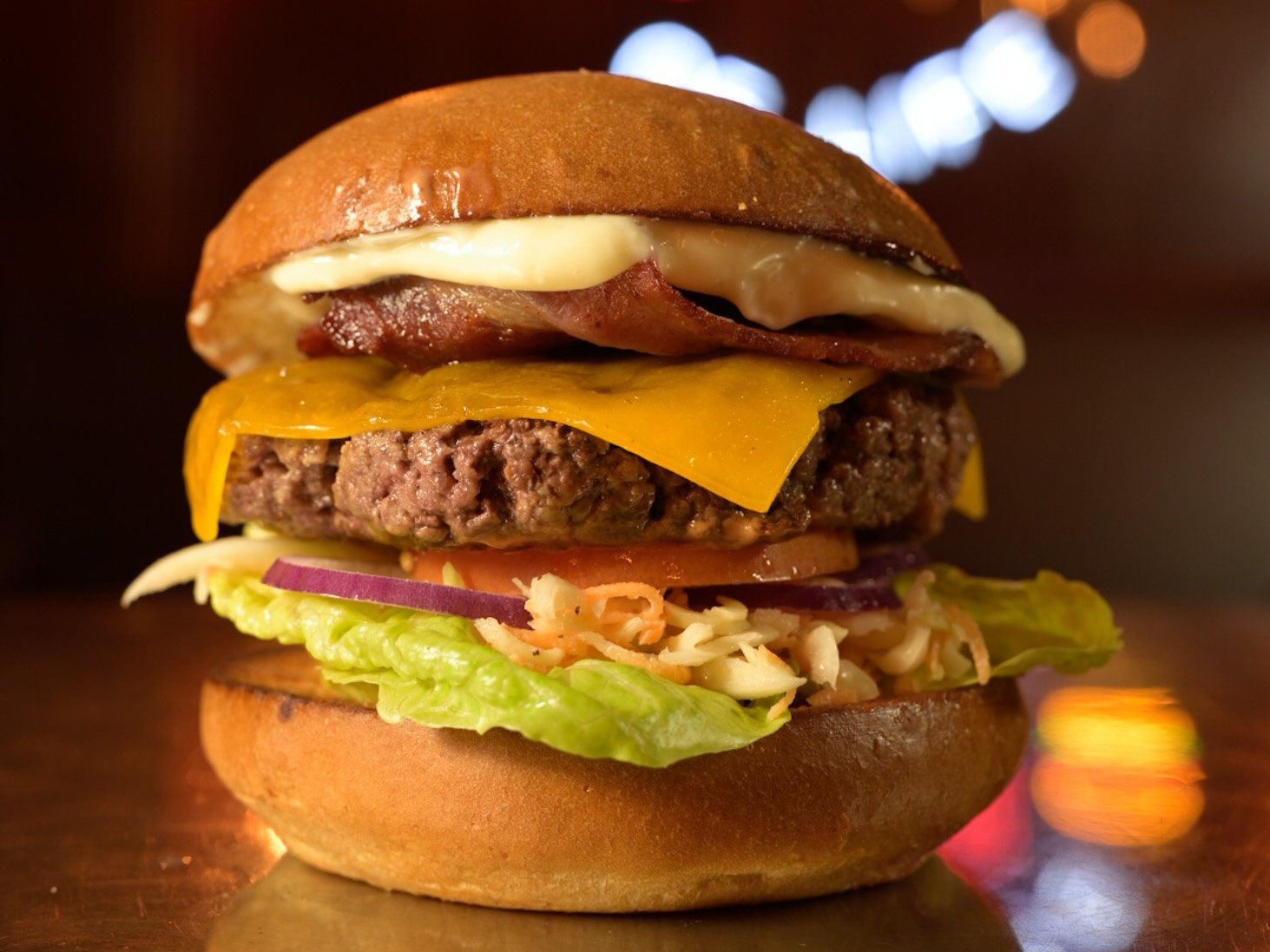 Bilde av Café Fiasco sin mest populære burger i Oslo