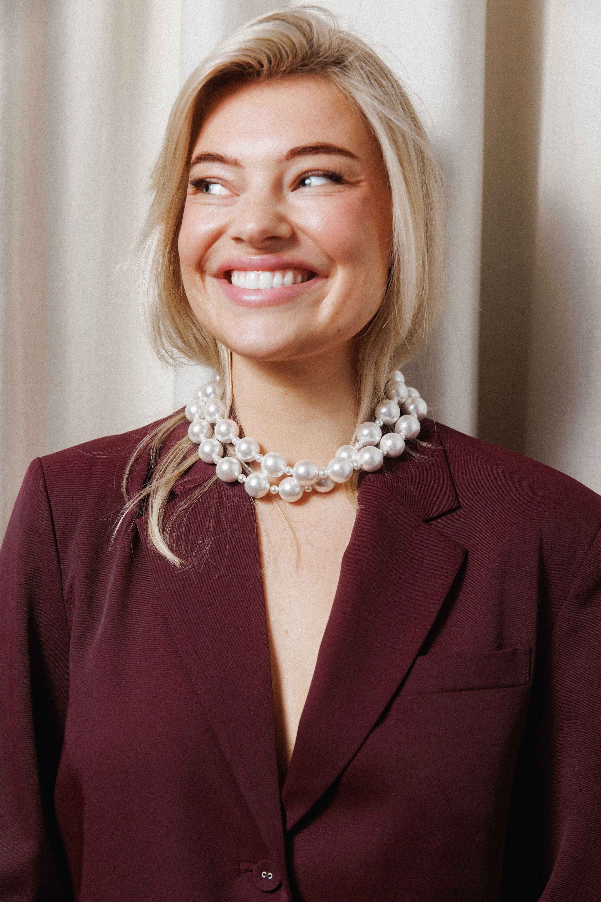 Moonlight pearl necklace