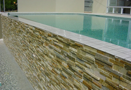 natursteinpaneel in gold