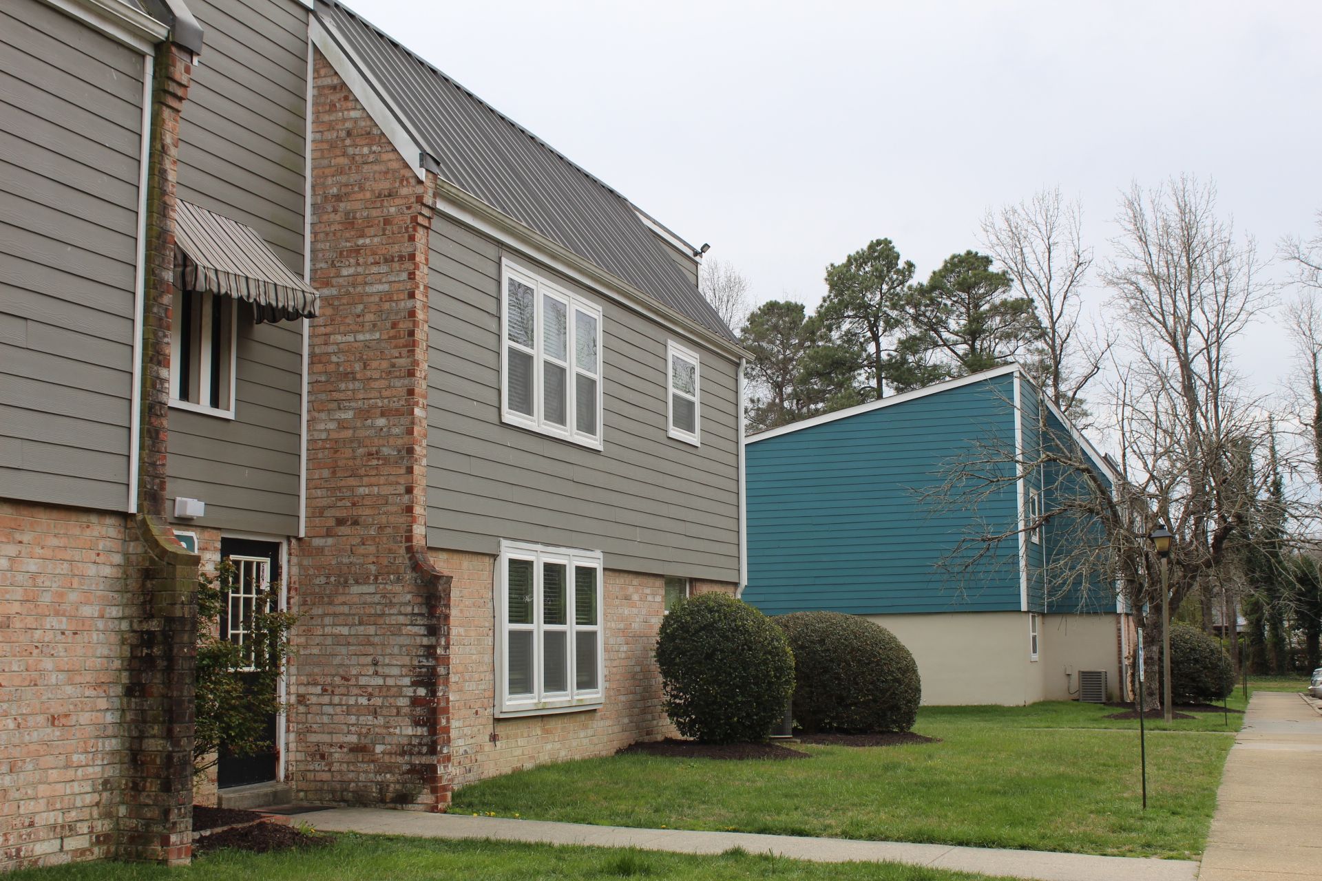 cedarwood manor building from street