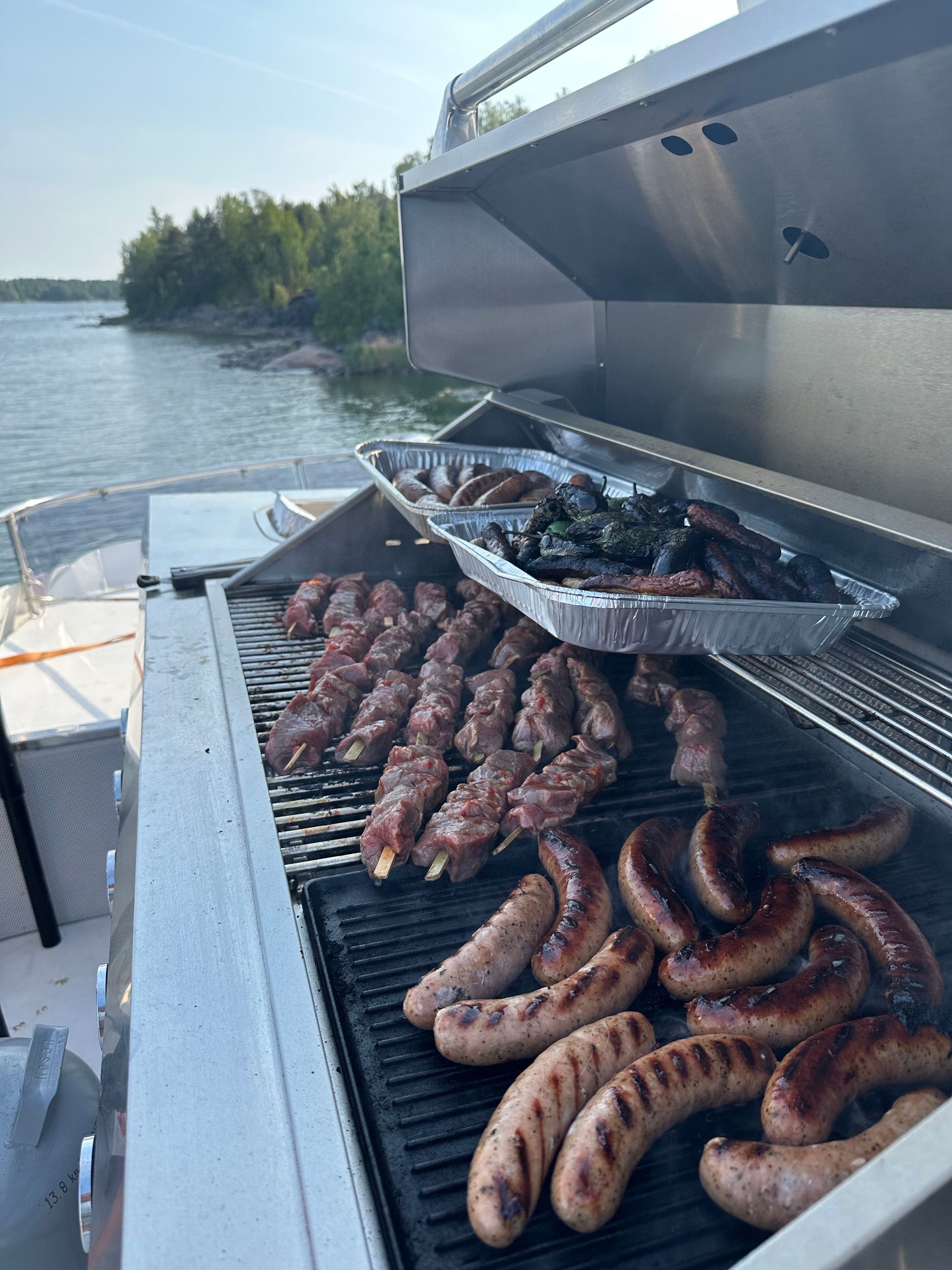 aQuablue Charter bbq at motor yacth