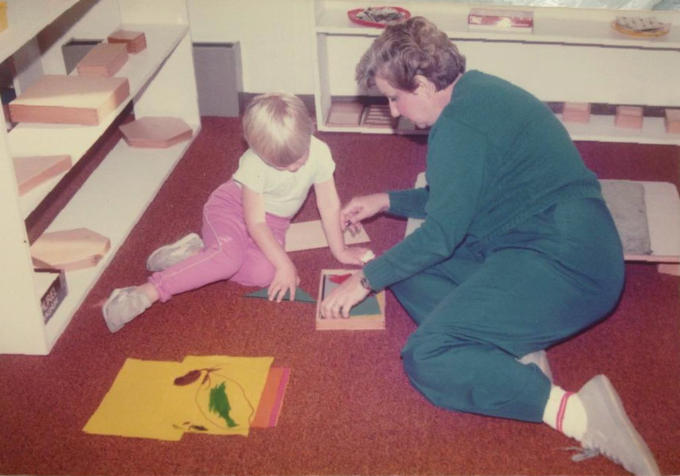 Guide and children in the classroom