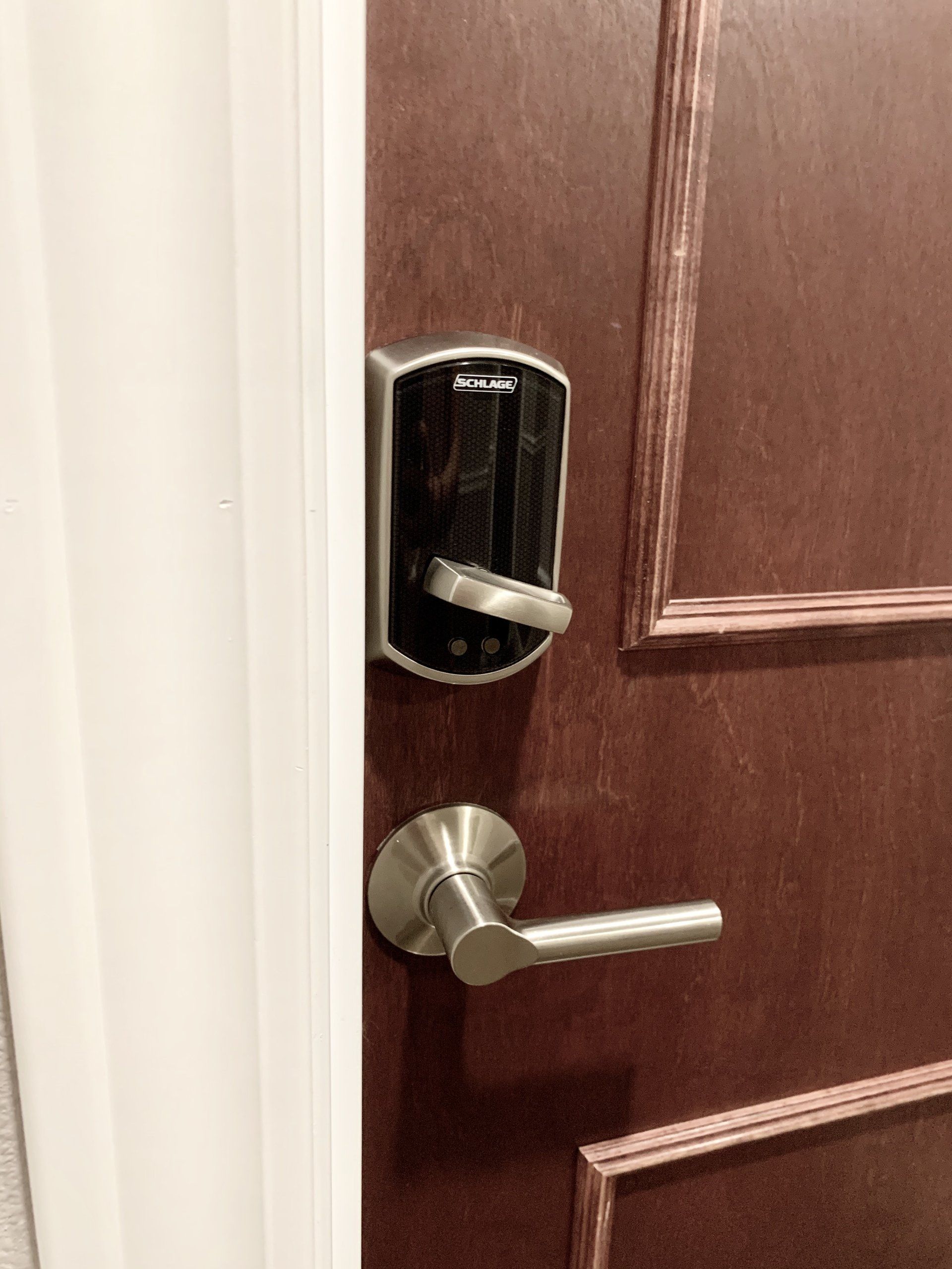Door handle with lock