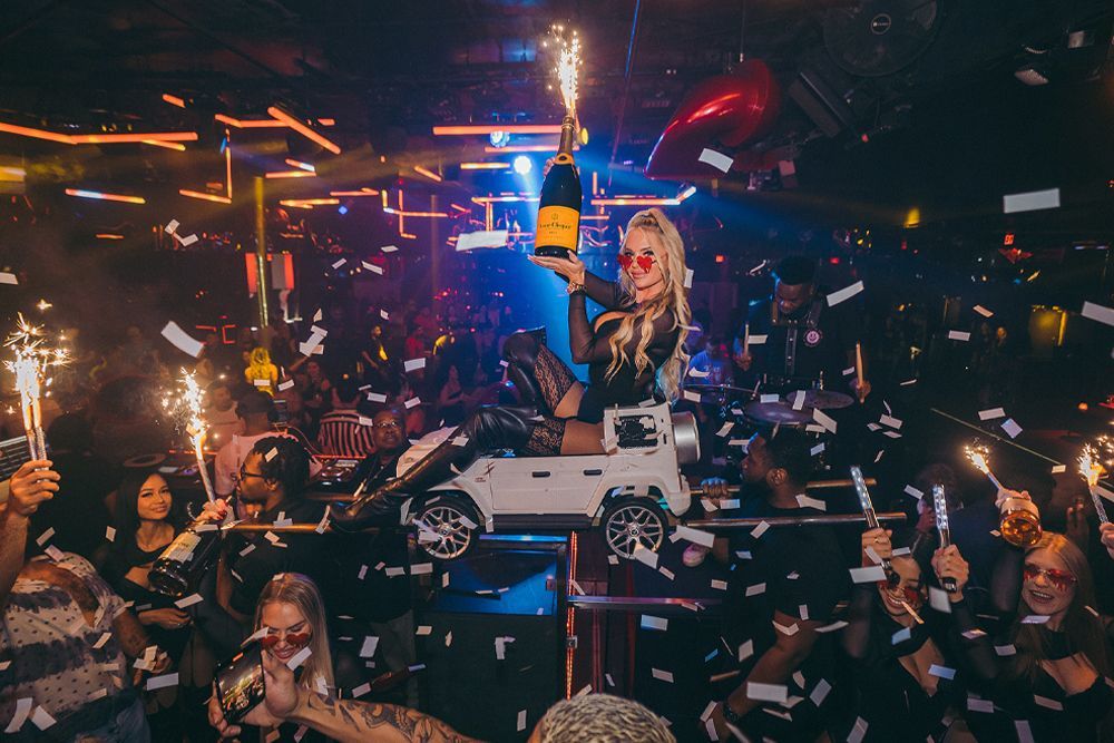 Strategic Facebook Ads by VelvetList Media. Transform your brand with our cutting-edge marketing solutions. Boost your presence, engage audiences, and achieve unparalleled success. Your journey to marketing excellence starts with VelvetList Media!