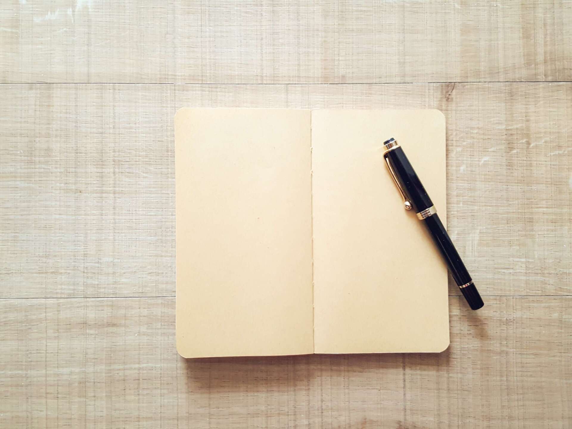 How to write an obituary - Pen and paper