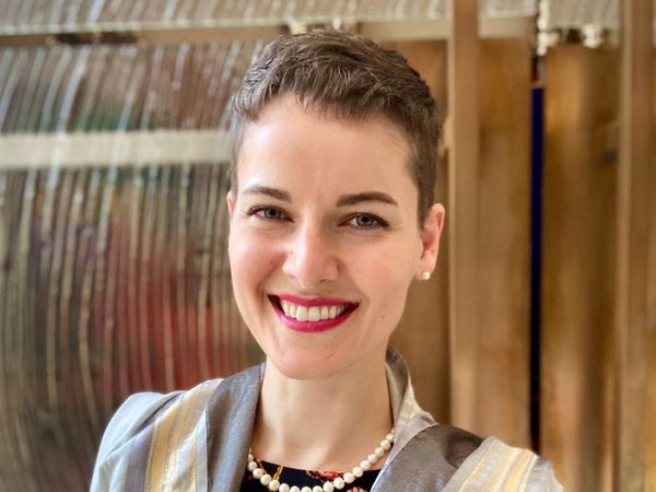 Headshot of Rabbi Hannah Estrin