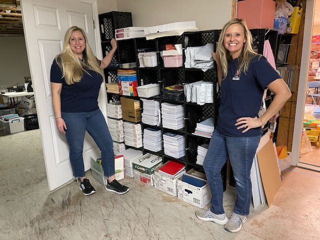 YMSL moms volunteering
