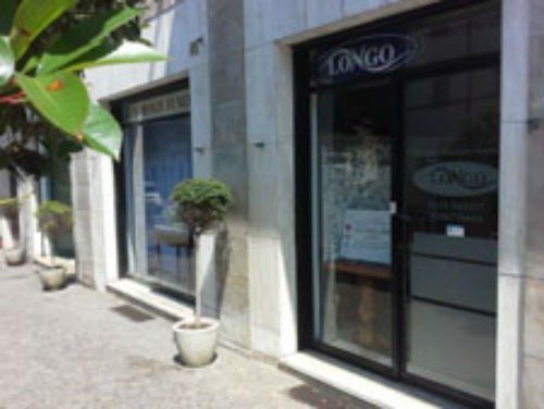 Vista laterale della facciata