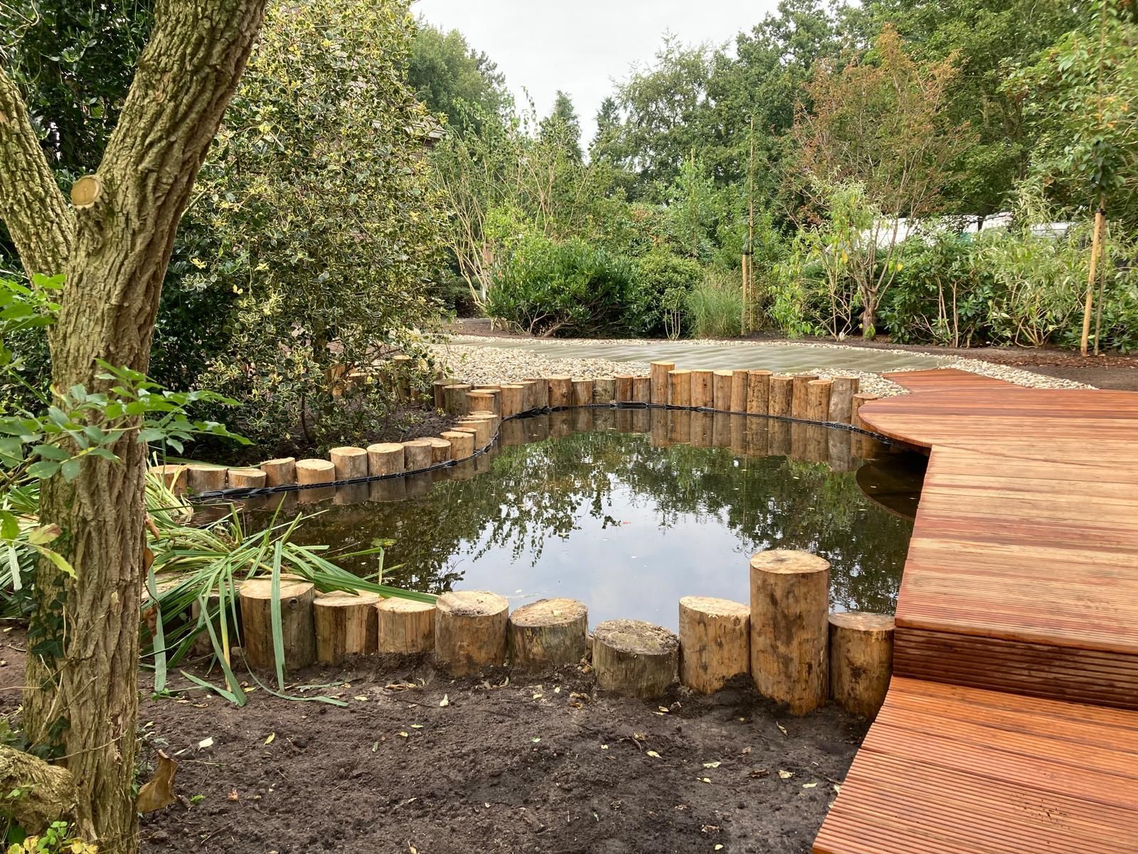 Tuinaanleg in Dedemsvaart met folie vijver