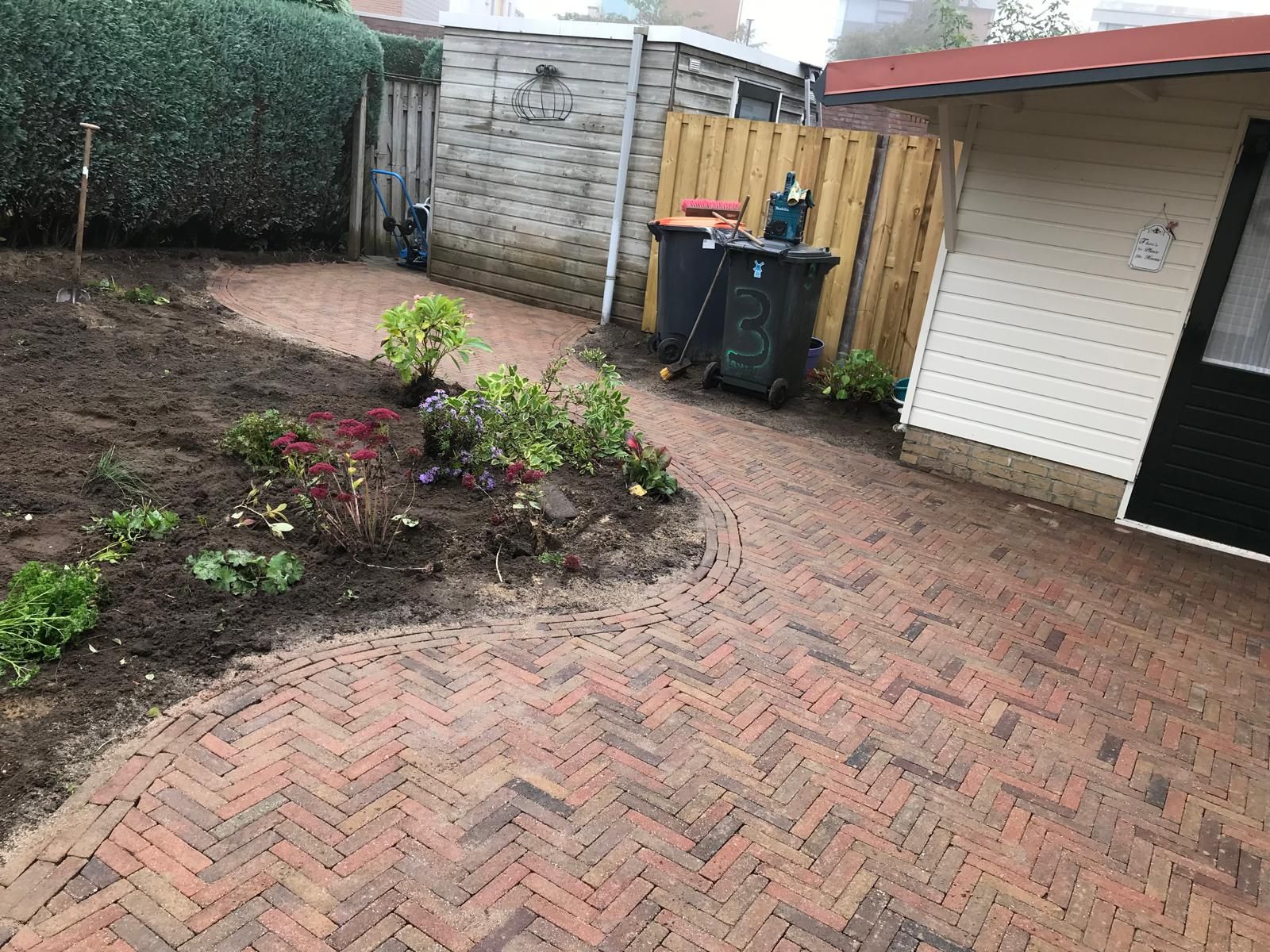 Bestrating met betonwalen