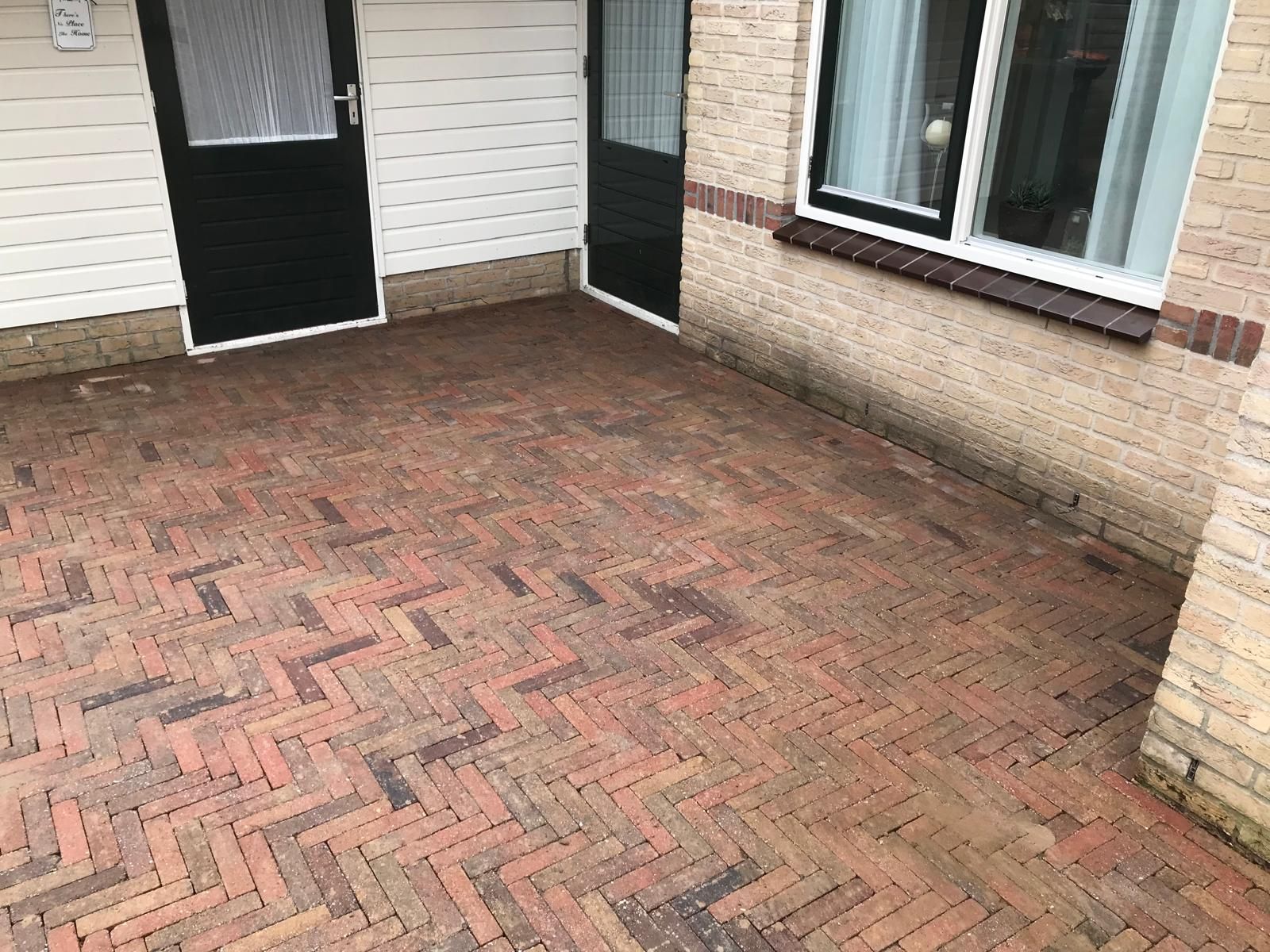 Bestrating met betonwalen