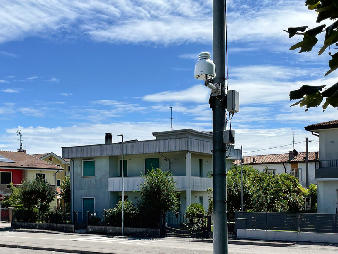 Centralina di monitoraggio ambientale installata all’aperto