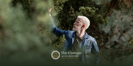 A dementia patient is wandering alone outdoors