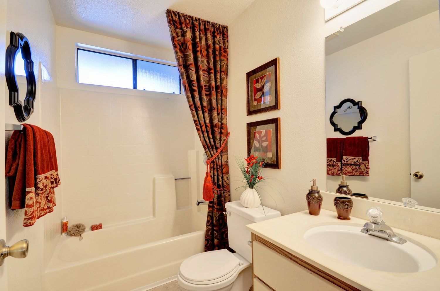 Bathroom | Summer Brook Apartments