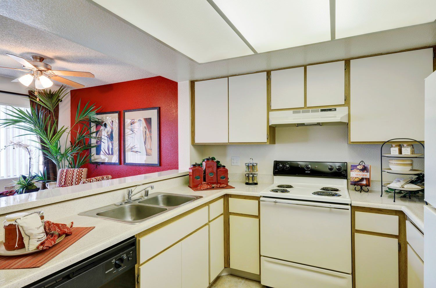 Kitchen | Summer Brook Apartments