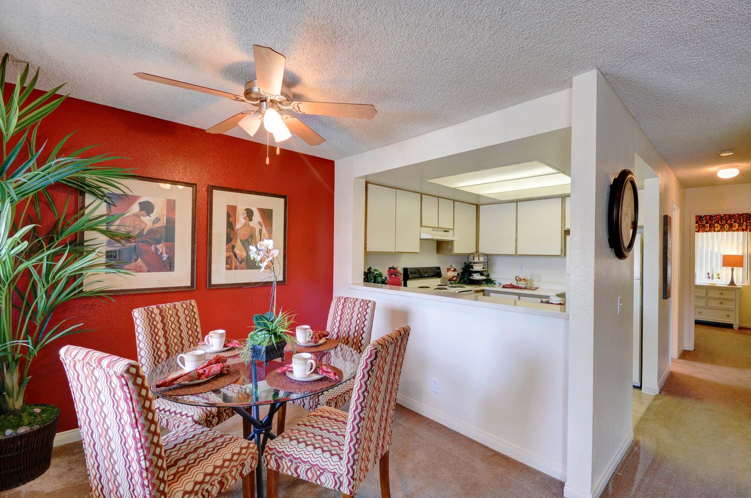 Kitchen & Dining | Summer Brook Apartments