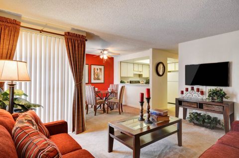 Living Room & Dining Room| Summer Brook Apartments