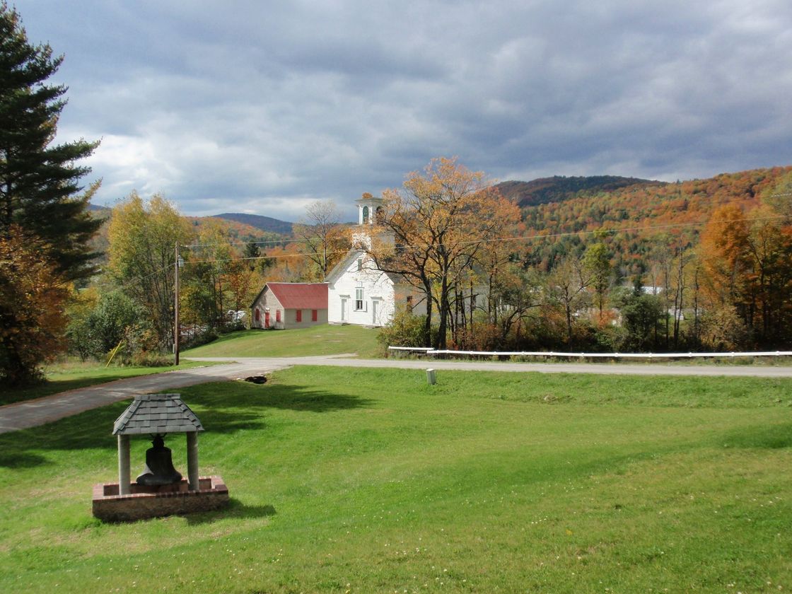 View of Sheffield Baptist Church in the fall.