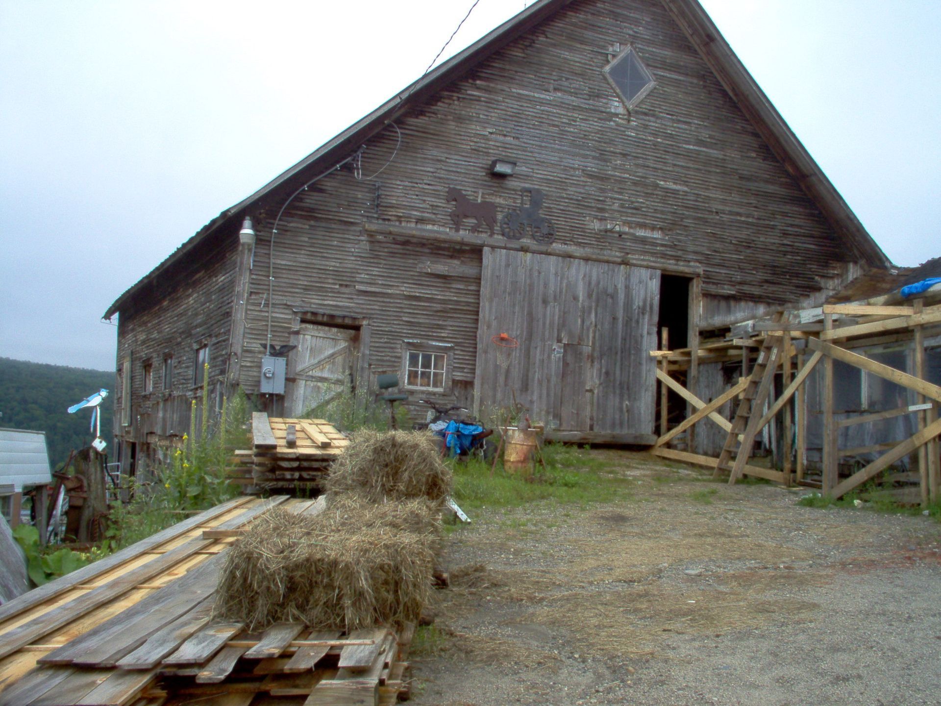 View of George Berry Barn.