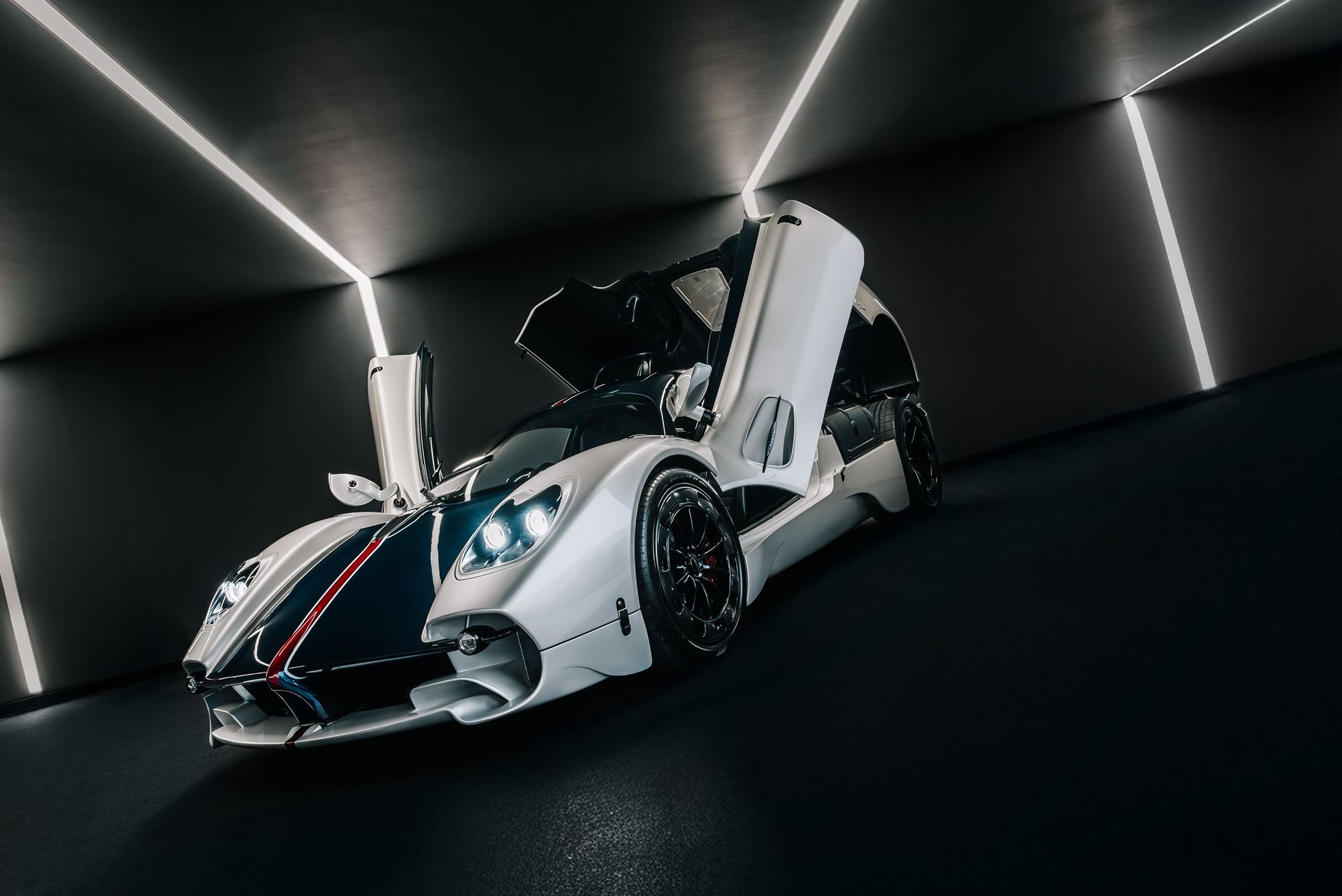 Automotive Photographer Pagani Utopia Lee Parkinson Car Supercar Dealership