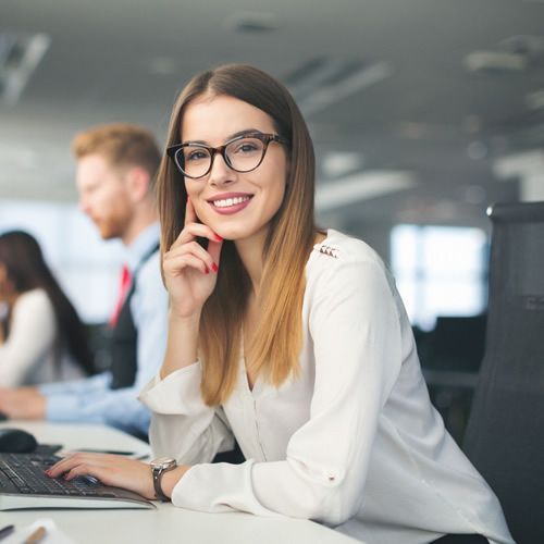 royal realty Lawrenceville Georgia - image of a female real estate agent