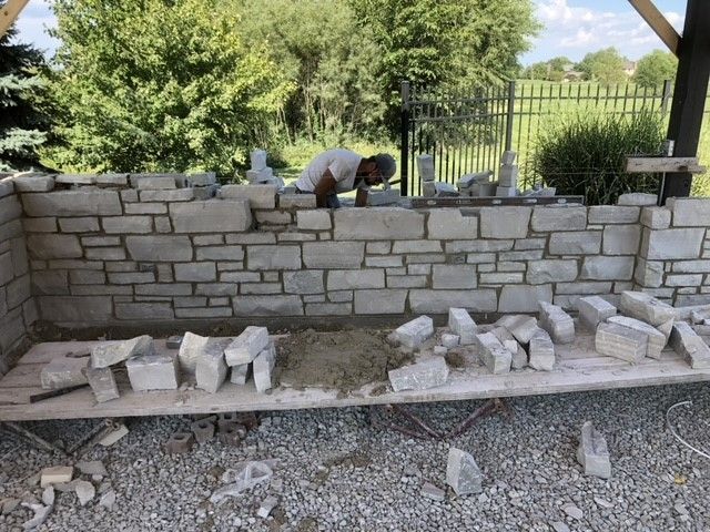 Stone wall construction in Frankfort, IL Stone wall construction in Frankfort, IL