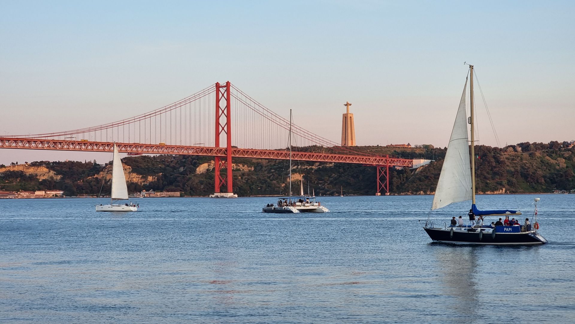 Sailing Experience Lisbon Photo by: @lietecoutoquintal