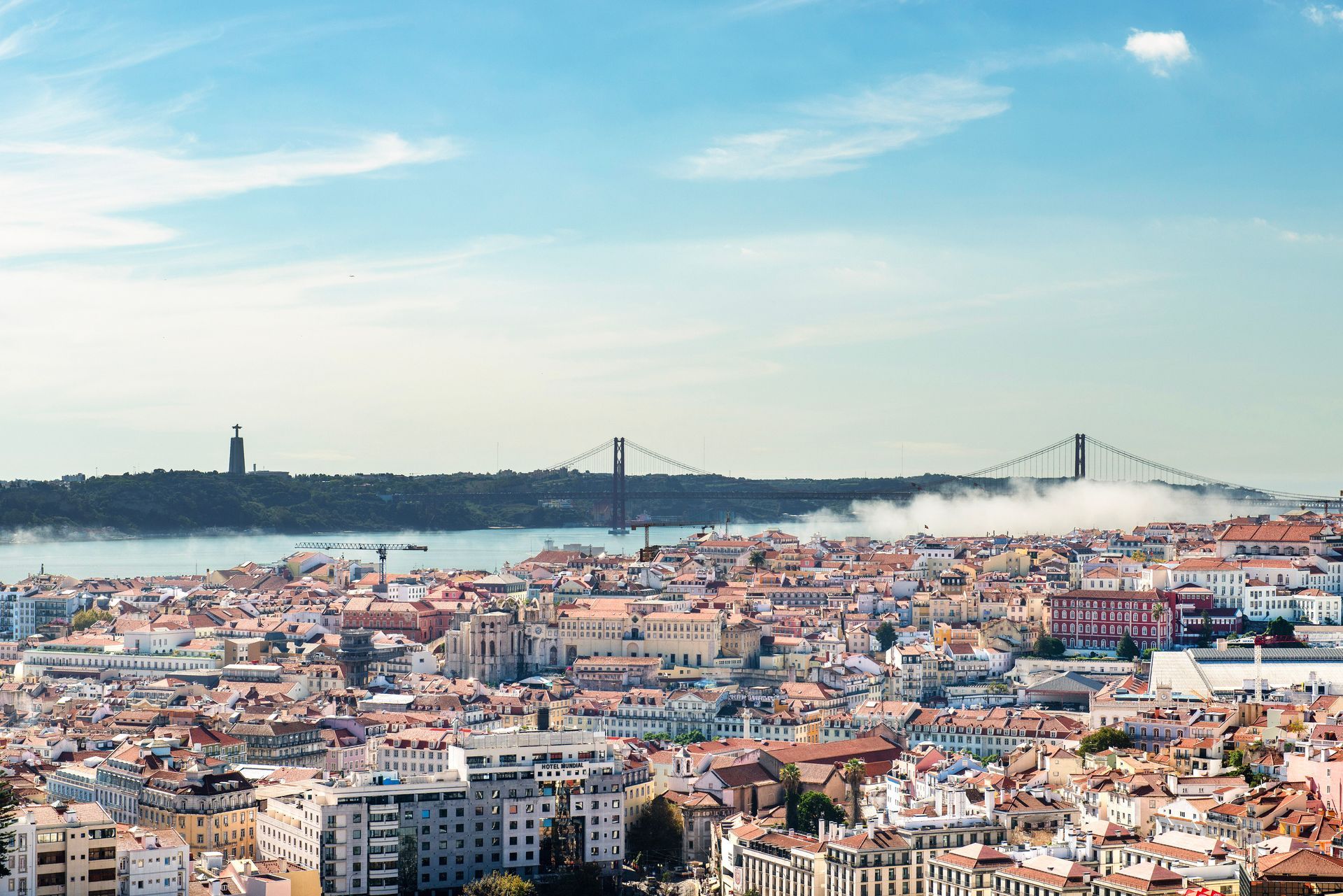 Discover the charm of Graça in Lisbon, viewpoints, historic landmarks and the iconic Tram 28