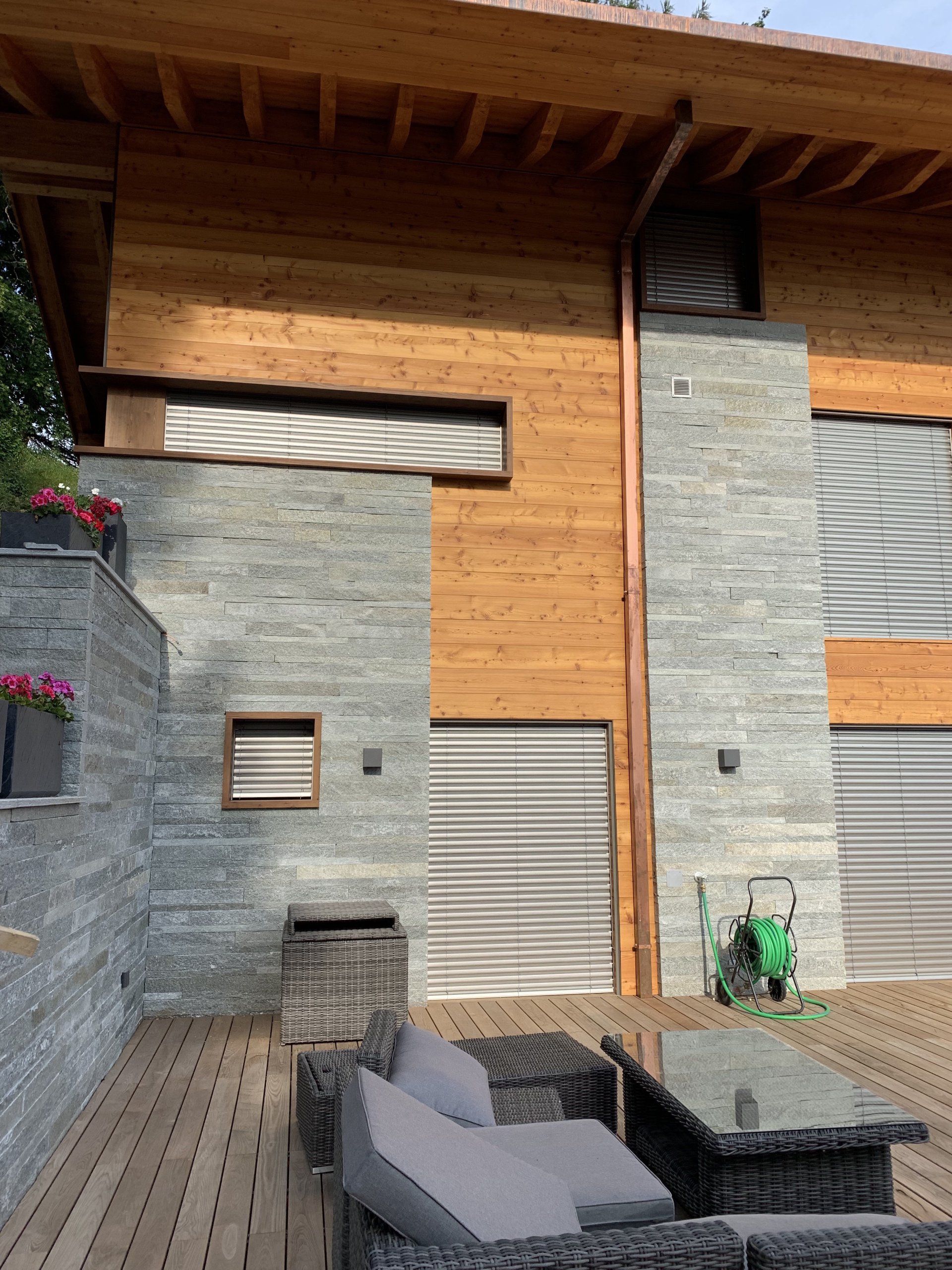 devanture de maison très moderne