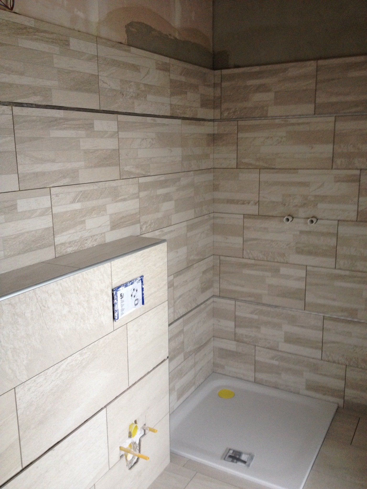 Douche pierres naturelles beige