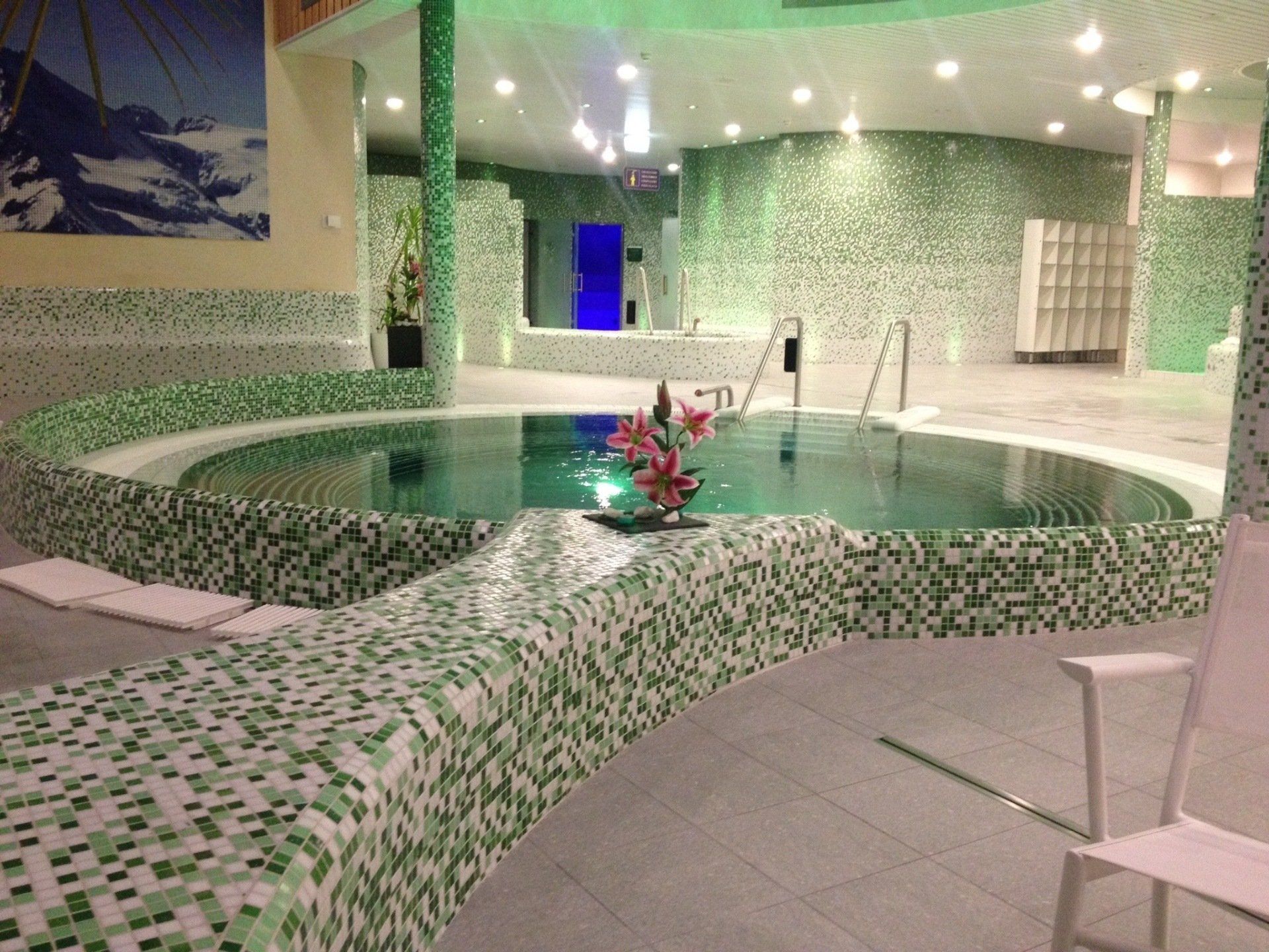 petit bassin dans un spa public