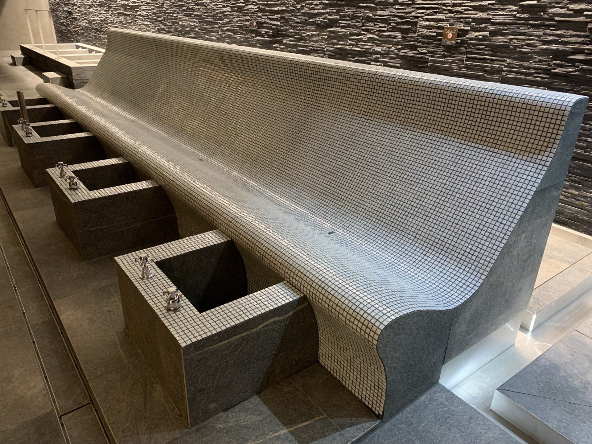 Banc de hammam et centre de soins