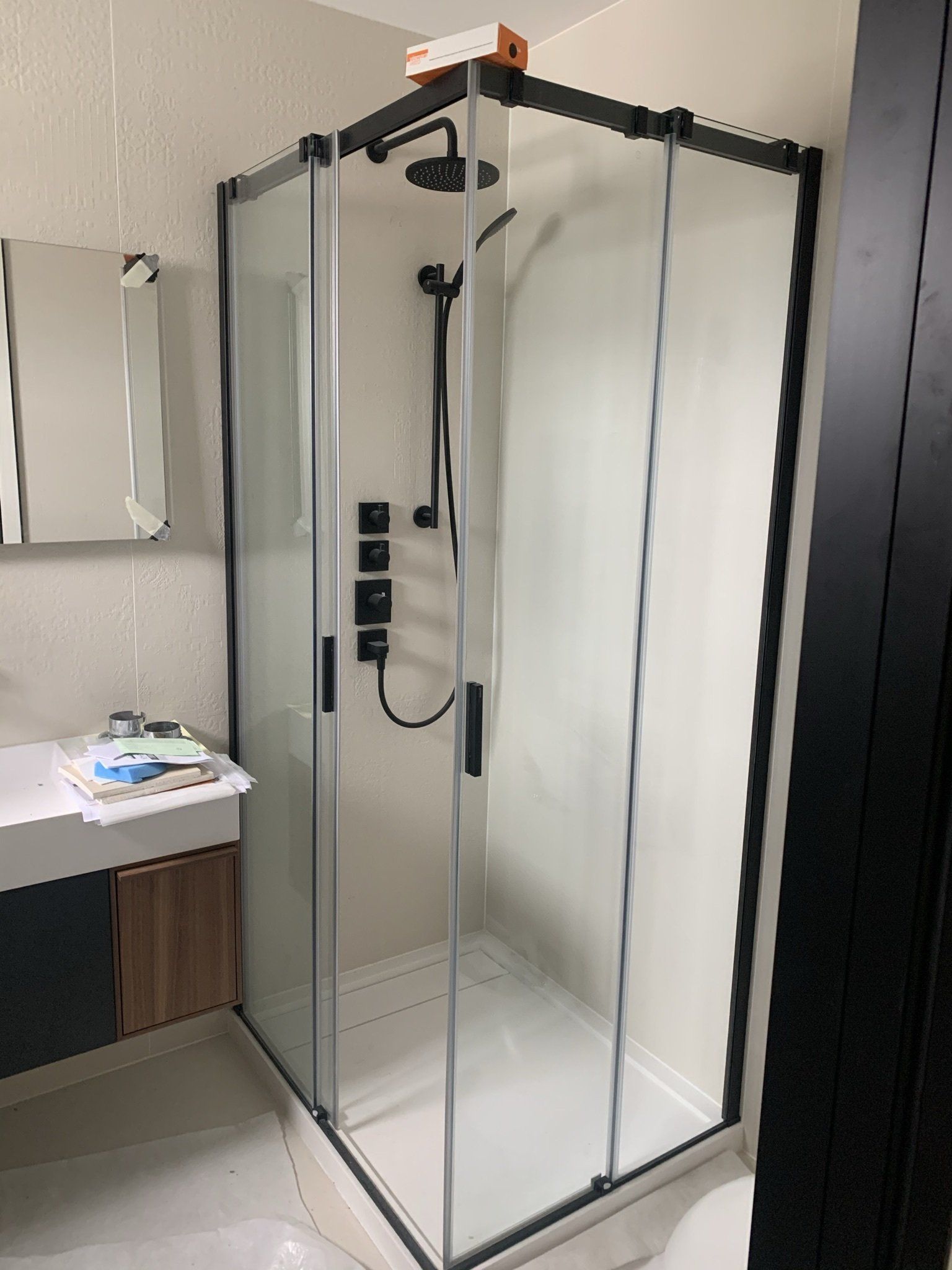 Douche avec porte transparente Martigny