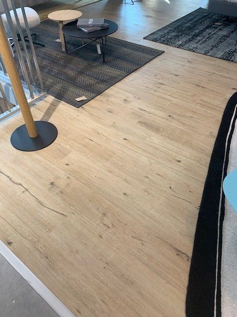 Détail de carrelage imitation bois